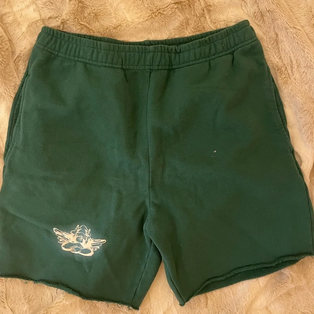 boys lie green sweatshorts - Picture 1 of 4
